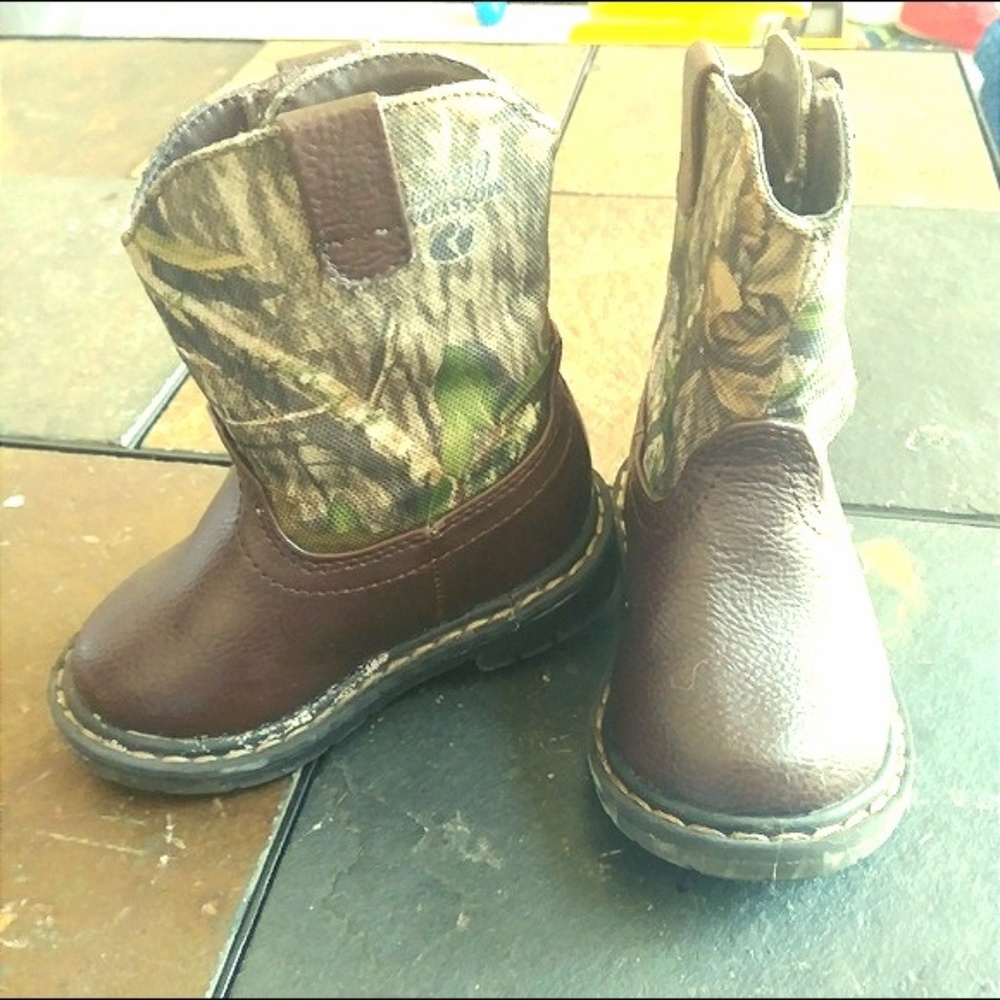 [MOSSY OAK] Toddler Camo Boots Size 4